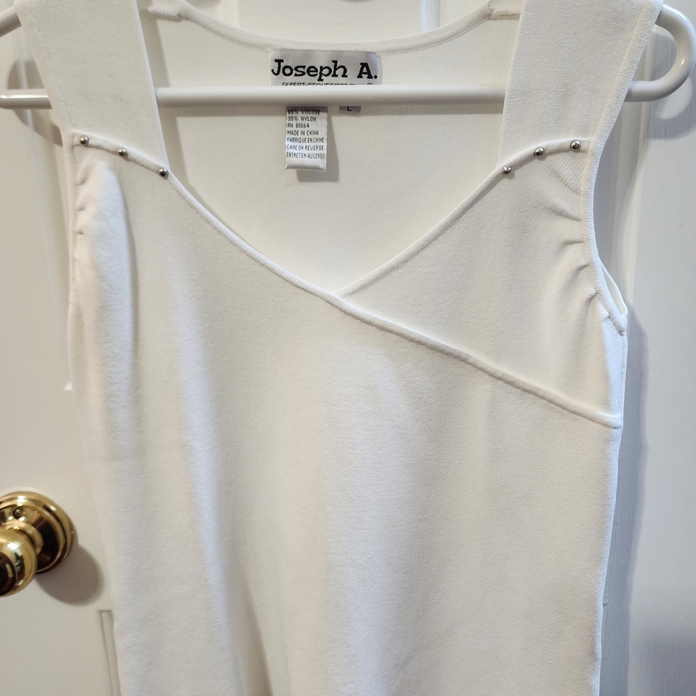 Joseph A. White Ribbed Crewneck Top